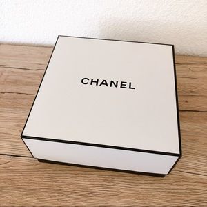 Chanel box